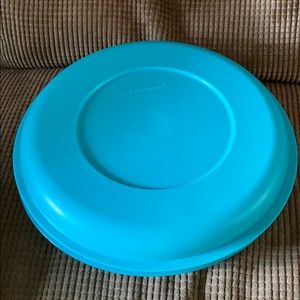 Tupperware Small Serving Center